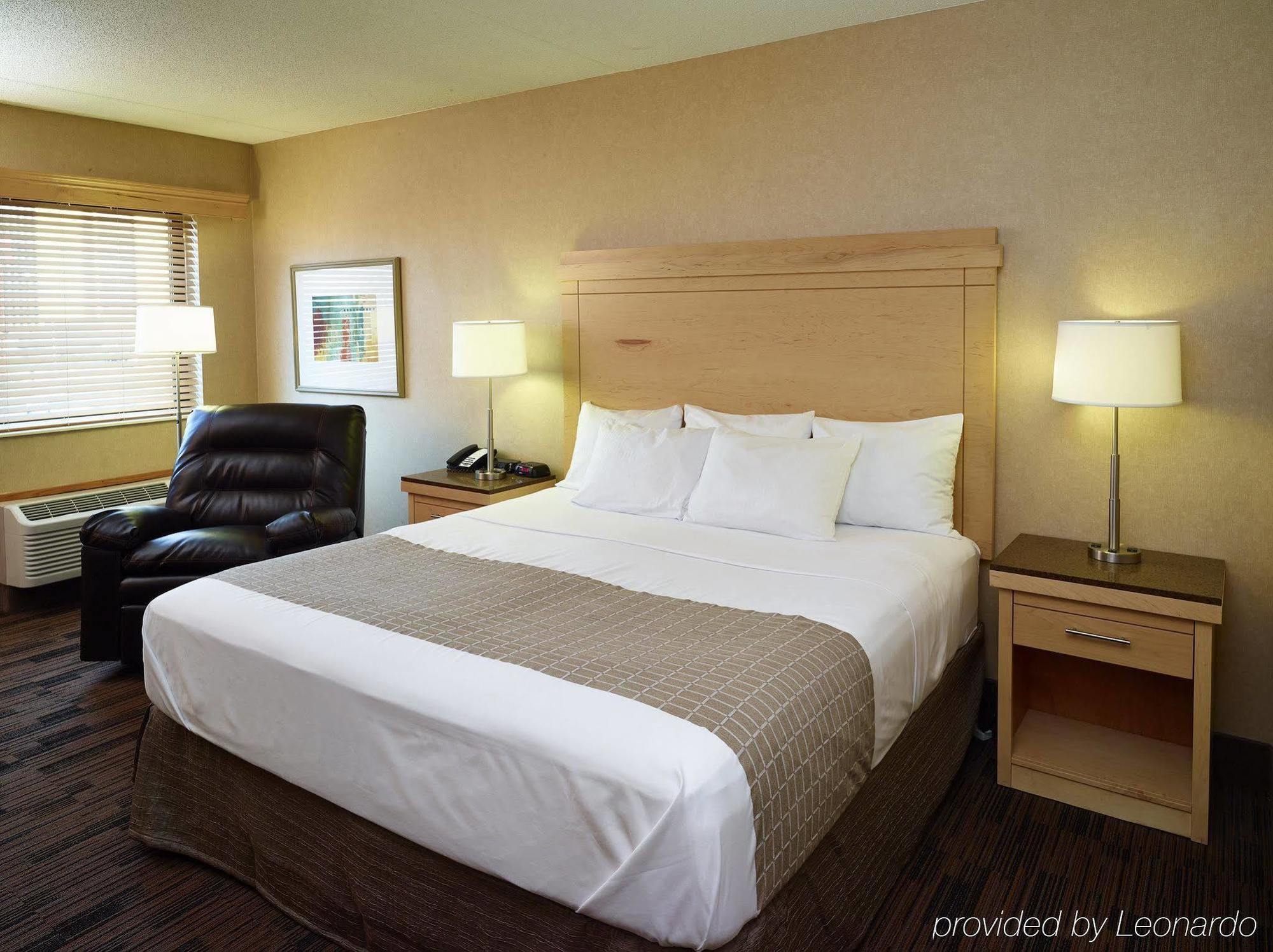 Livinn Hotel Cincinnati North/ Шаронвілл Екстер'єр фото
